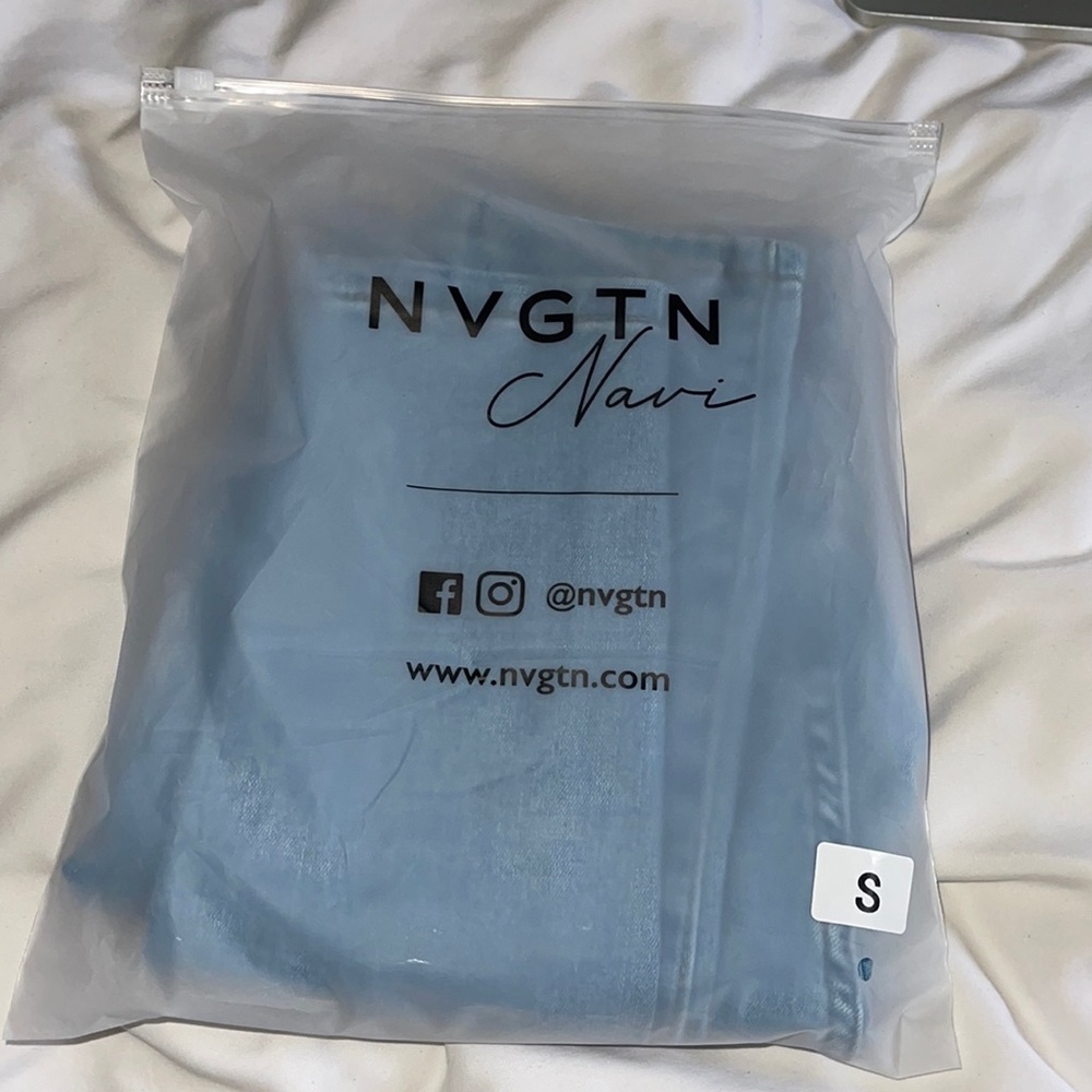 🆕NVGTN light wash jeans